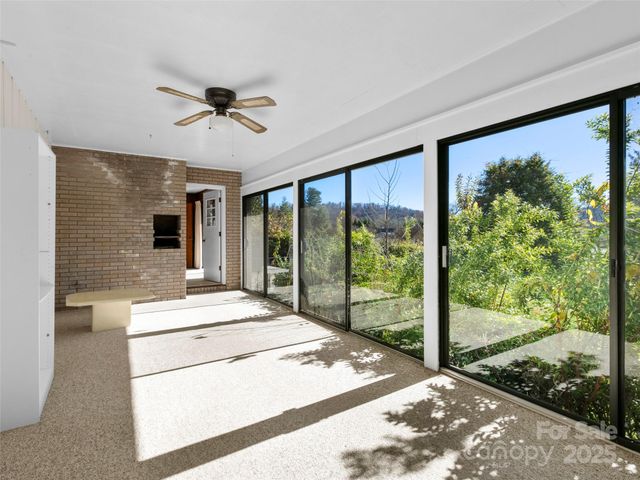 110 Yardley Court, Hendersonville, NC 28739