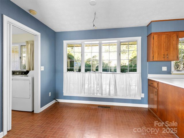 110 Yardley Court, Hendersonville, NC 28739