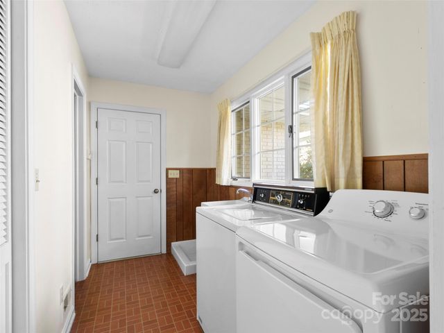 110 Yardley Court, Hendersonville, NC 28739