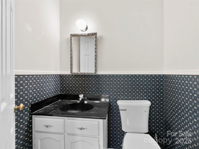 110 Yardley Court, Hendersonville, NC 28739