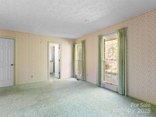 110 Yardley Court, Hendersonville, NC 28739