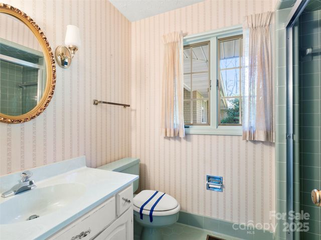 110 Yardley Court, Hendersonville, NC 28739