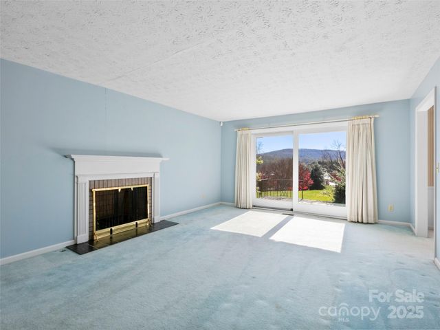 110 Yardley Court, Hendersonville, NC 28739