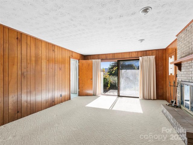 110 Yardley Court, Hendersonville, NC 28739