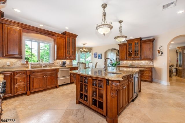 16 Cheri Ln, Fairfield Twp., NJ 07004
