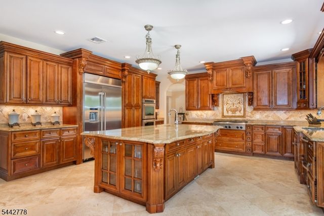 16 Cheri Ln, Fairfield Twp., NJ 07004