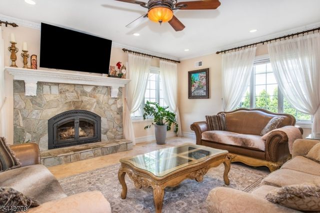 16 Cheri Ln, Fairfield Twp., NJ 07004