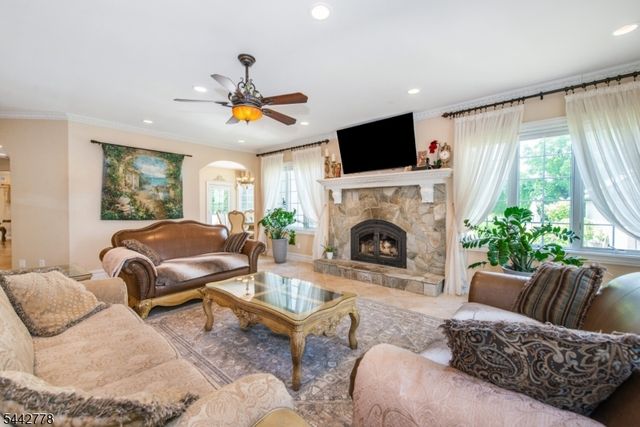 16 Cheri Ln, Fairfield Twp., NJ 07004