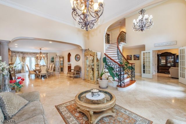16 Cheri Ln, Fairfield Twp., NJ 07004