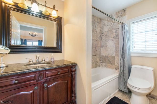 16 Cheri Ln, Fairfield Twp., NJ 07004