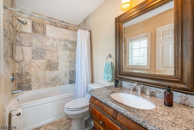 16 Cheri Ln, Fairfield Twp., NJ 07004