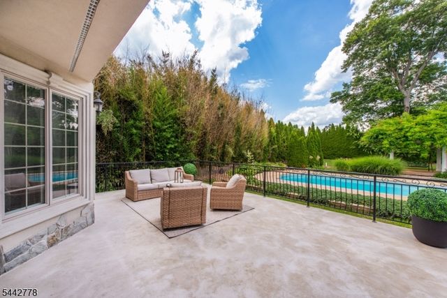 16 Cheri Ln, Fairfield Twp., NJ 07004