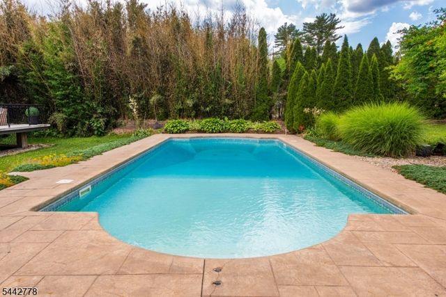 16 Cheri Ln, Fairfield Twp., NJ 07004