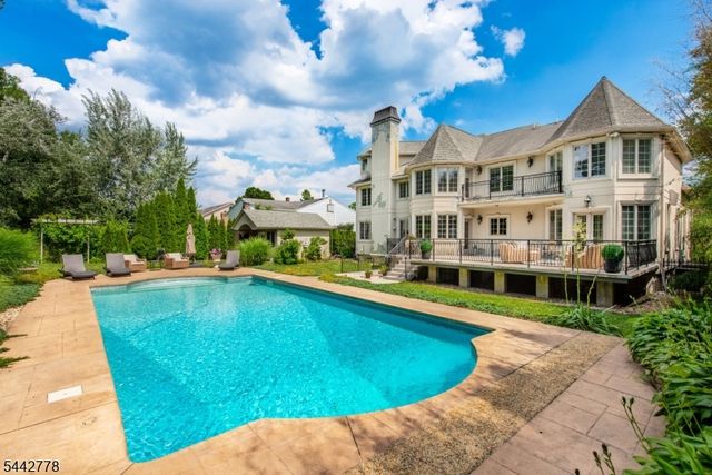 16 Cheri Ln, Fairfield Twp., NJ 07004
