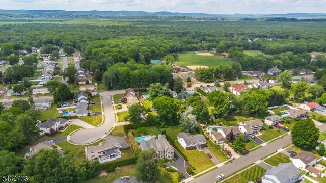 16 Cheri Ln, Fairfield Twp., NJ 07004