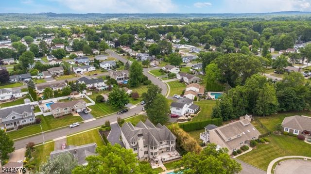 16 Cheri Ln, Fairfield Twp., NJ 07004