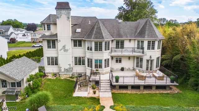 16 Cheri Ln, Fairfield Twp., NJ 07004