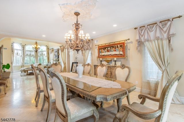 16 Cheri Ln, Fairfield Twp., NJ 07004