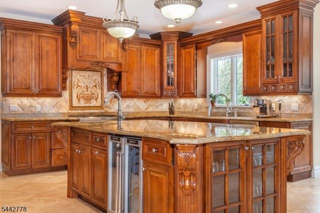16 Cheri Ln, Fairfield Twp., NJ 07004