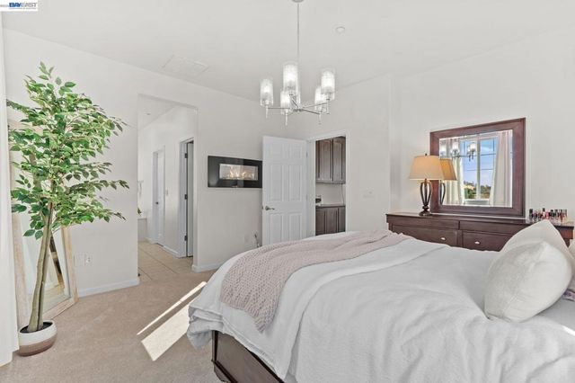 663 Falling Star Drive, Martinez, CA 94553