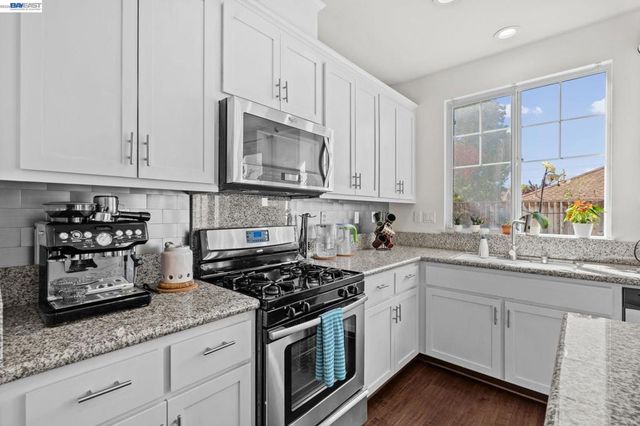663 Falling Star Drive, Martinez, CA 94553