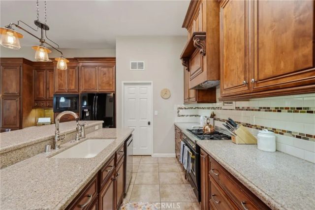 980 Hemingway, Corona, CA 92878