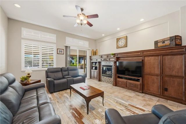 980 Hemingway, Corona, CA 92878