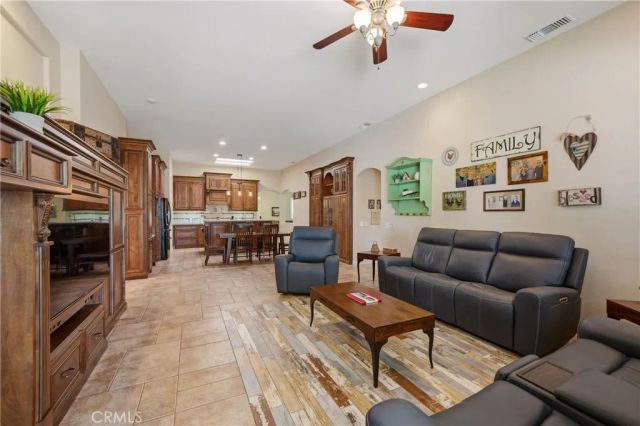 980 Hemingway, Corona, CA 92878
