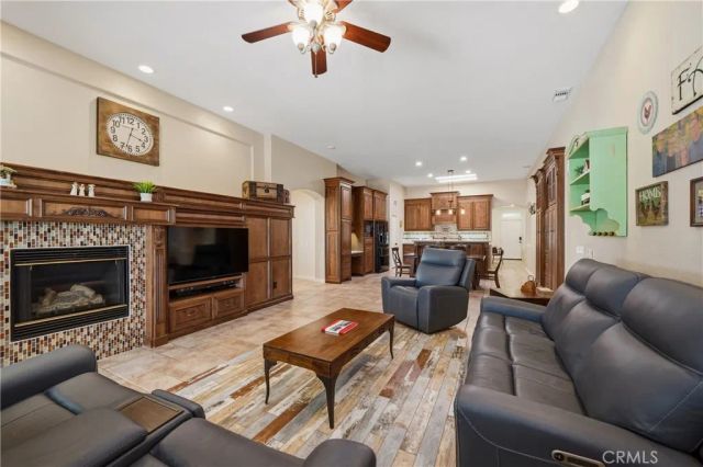 980 Hemingway, Corona, CA 92878