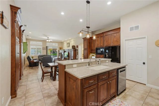 980 Hemingway, Corona, CA 92878