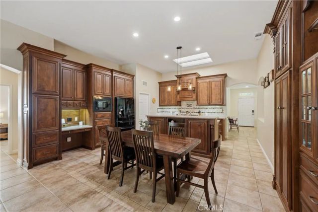 980 Hemingway, Corona, CA 92878