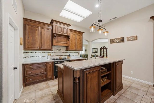 980 Hemingway, Corona, CA 92878