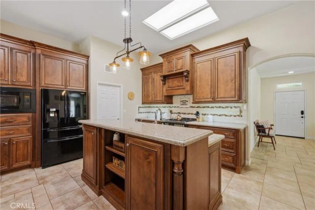 980 Hemingway, Corona, CA 92878