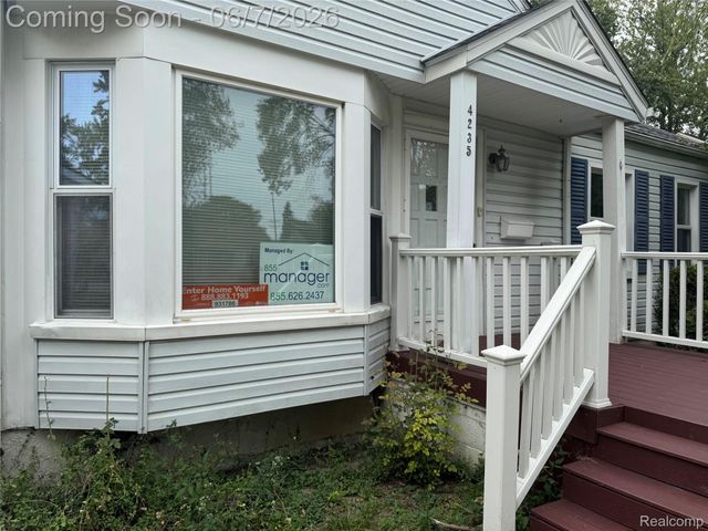 4235 Buckingham Avenue, Berkley, MI 48072