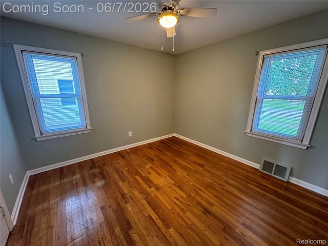 4235 Buckingham Avenue, Berkley, MI 48072