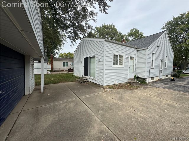 4235 Buckingham Avenue, Berkley, MI 48072