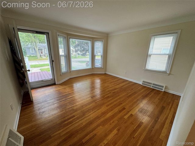 4235 Buckingham Avenue, Berkley, MI 48072