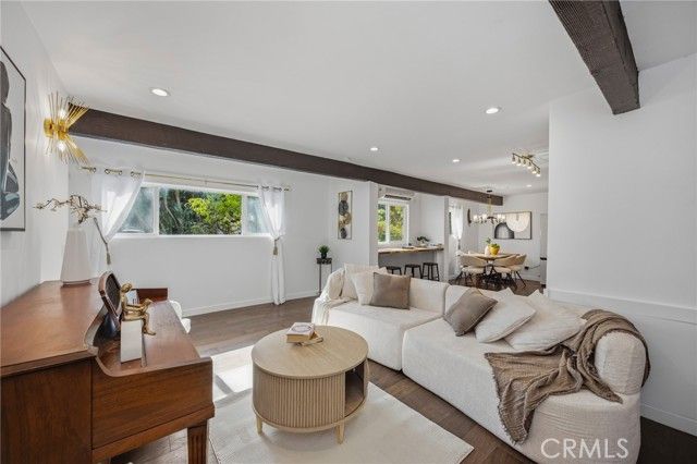 1930 Weepah Way, Los Angeles, CA 90046