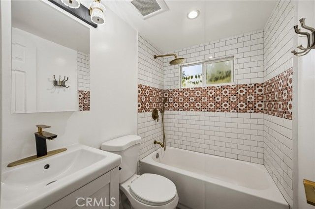 1930 Weepah Way, Los Angeles, CA 90046