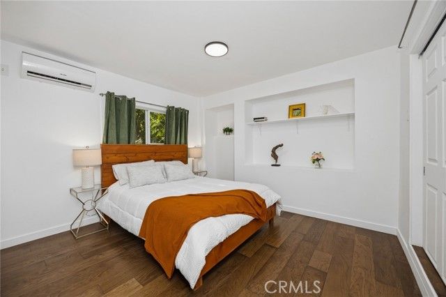 1930 Weepah Way, Los Angeles, CA 90046