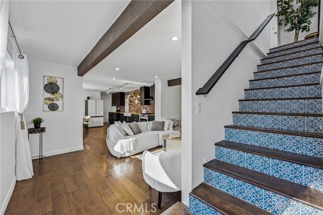 1930 Weepah Way, Los Angeles, CA 90046