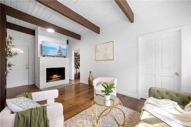 1930 Weepah Way, Los Angeles, CA 90046