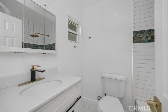 1930 Weepah Way, Los Angeles, CA 90046