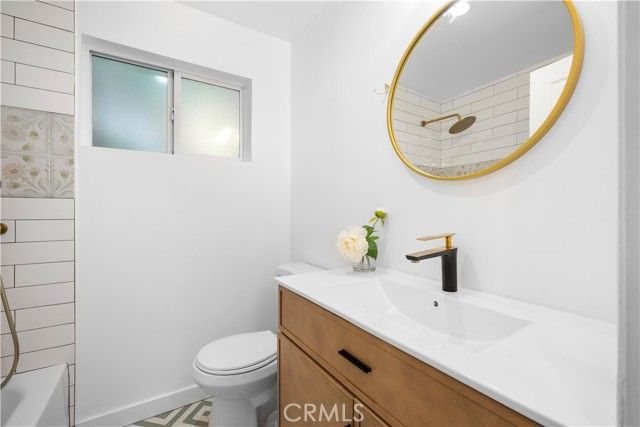 1930 Weepah Way, Los Angeles, CA 90046