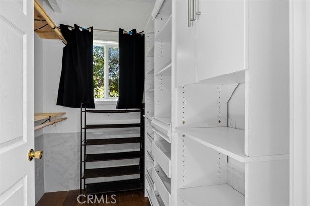 1930 Weepah Way, Los Angeles, CA 90046