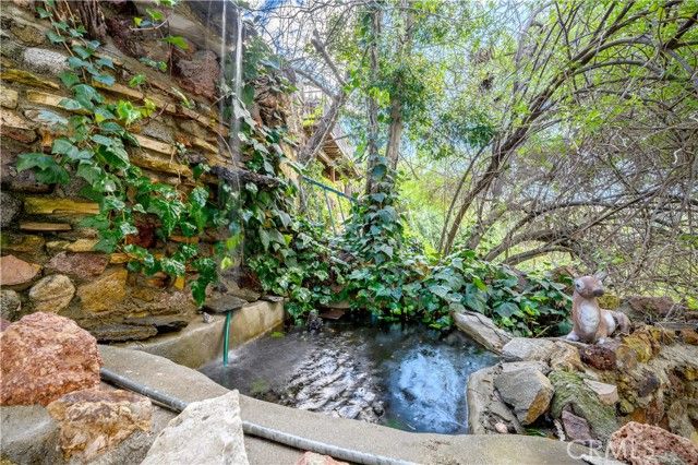 1930 Weepah Way, Los Angeles, CA 90046