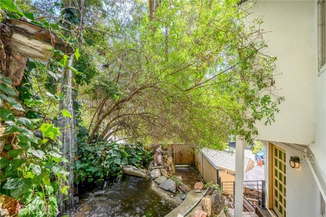 1930 Weepah Way, Los Angeles, CA 90046