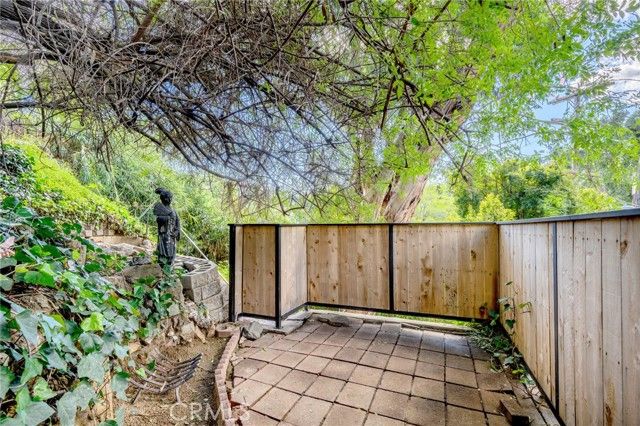 1930 Weepah Way, Los Angeles, CA 90046