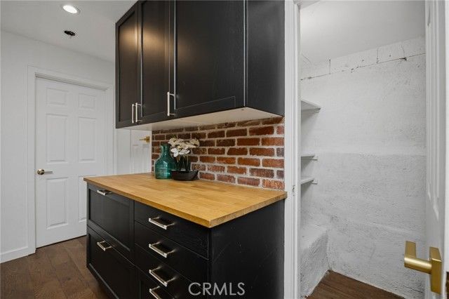 1930 Weepah Way, Los Angeles, CA 90046