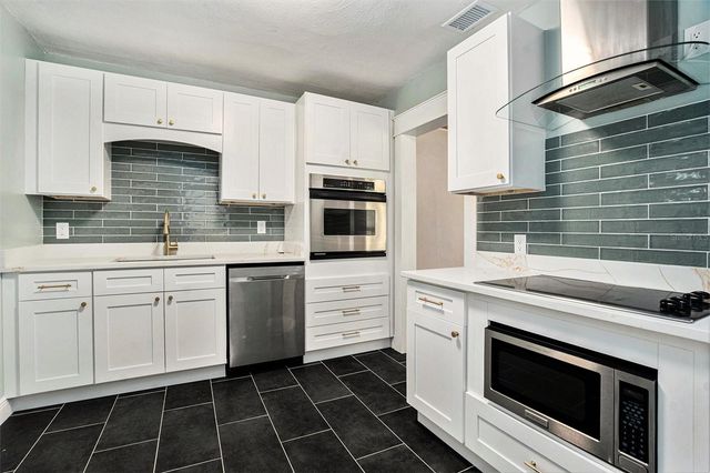 1014 E EMMA STREET, Tampa, FL 33603